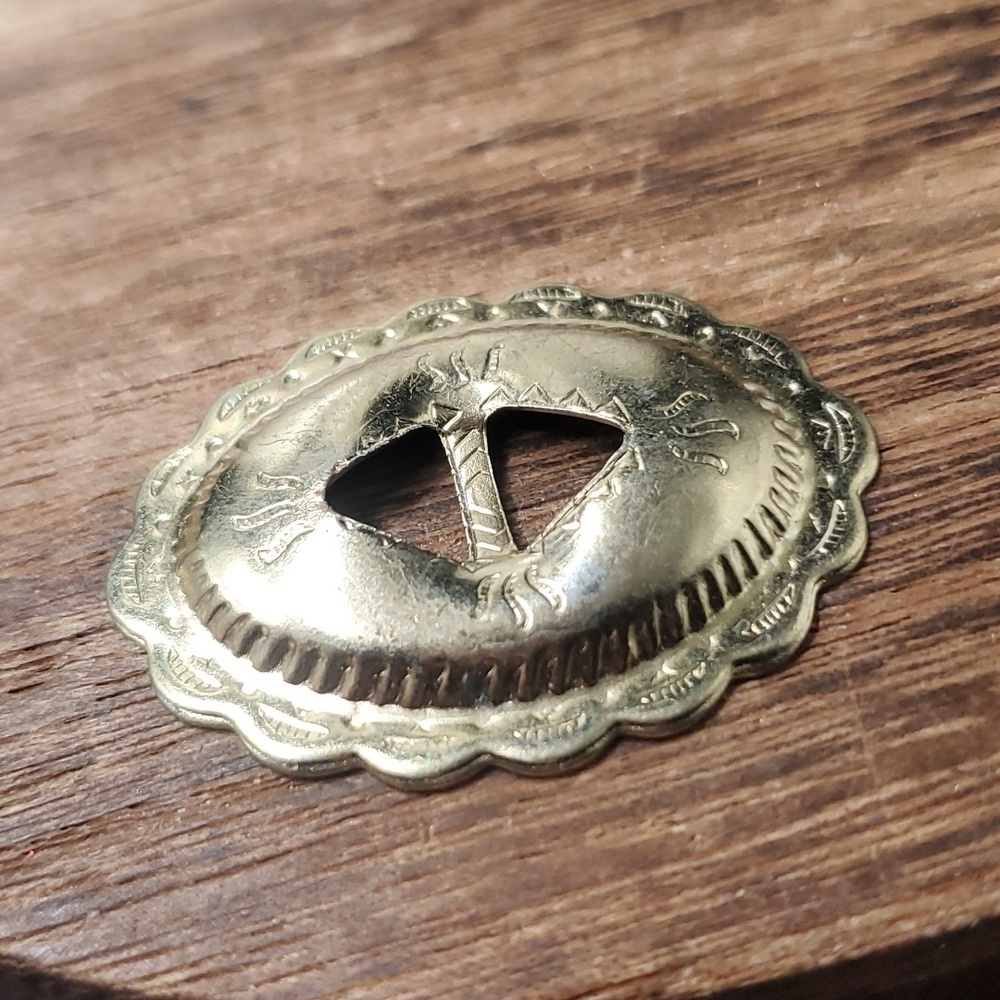 P205 buckle pendant vintage sunrise